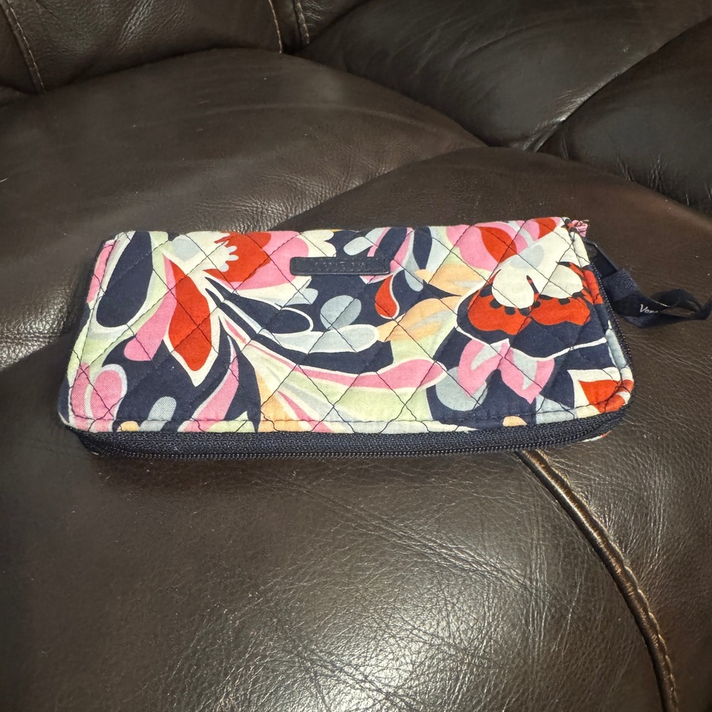 Vera Bradley Wallet Women OS Multicolor  Quilted Floral Zip Around